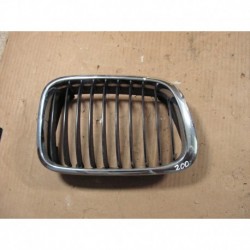 BMW E46 NERKA LEWA ATRAPA GRILL