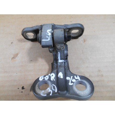 VOLVO&nbsp;C30 SPORT, I, HATHBACK 2.4 D5 AUTOMAT&nbsp;(2007) ZAWIAS GÓRA LEWY