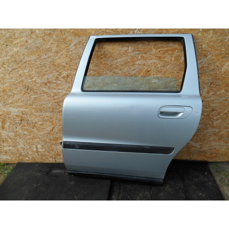 VOLVO V70 II KOMBI 2.5 DIESEL (03R) 426-26 DRZWI TYŁ LEWY