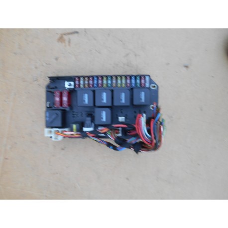 RANGE ROVER&nbsp;VOGUE L322 LIFT SKRZYNKA BEZPIECZNIKÓW YQE500290