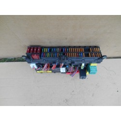 RANGE ROVER&nbsp;VOGUE L322 SKRZYNKA Z BEZPIECZNIKAMI YQE500050