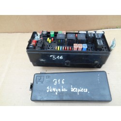 CHRYSLER&nbsp;300C I SEDAN 3.0 DIESEL SKRZYNKA BEZPIECZNIKÓW