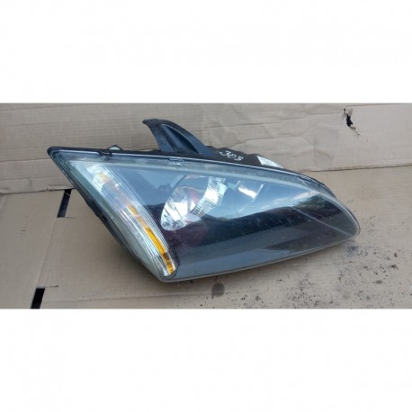 LAMPA PRAWA PRZÓD FORD FOCUS MK2