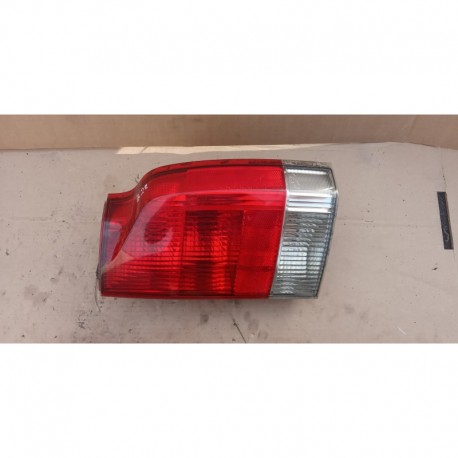 LAMPA PRAWA TYLNIA VOLVO V70 II