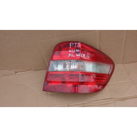 MERCEDES ML W164 SUV LAMPA TYŁ PRAWA