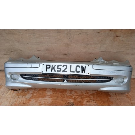 MERCEDES W203 ZDERZAK PRZÓD 744 HALOGEN SPRYSK