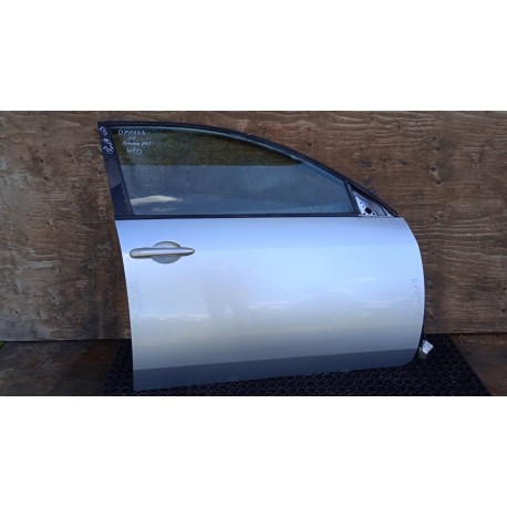 NISSAN&nbsp;PRIMERA P12 DRZWI PRZÓD PRAWY KYO