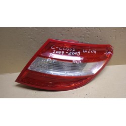 MERCEDES W204 SEDAN LAMPA TYŁ PRAWY