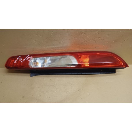 FORD FOCUS MK2 HB LAMPA TYŁ PRAWA