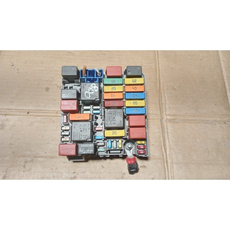 FIAT DOBLO III COMBO D SKRZYNKA BEZPIECZNIKÓW