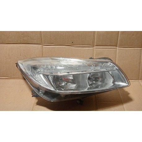 OPEL INSIGNIA A LAMPA PRZÓD PRAWA