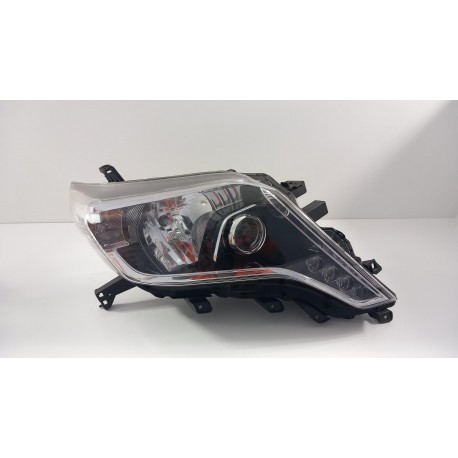 LAND CRUISER LAMPA PRZÓD PRAWA LED