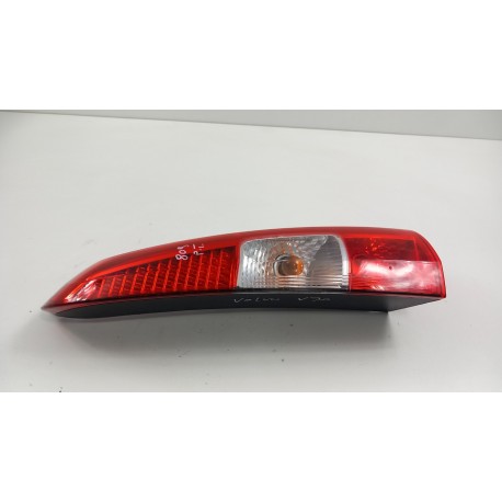 VOLVO V70 II FL KOMBI LAMPA TYŁ PRAWA