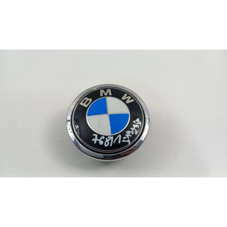 BMW E87 FL KLAMKA EMBLEMAT KLAPY TYŁ