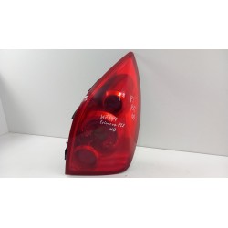 NISSAN PRIMERA P12 HB LAMPA TYŁ PRAWA