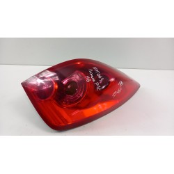 NISSAN PRIMERA P12 HB LAMPA TYŁ PRAWA