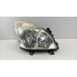 TOYOTA COROLLA VERSO II LAMPA PRZÓD PRAWA