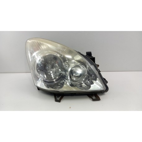 TOYOTA COROLLA VERSO II LAMPA PRZÓD PRAWA