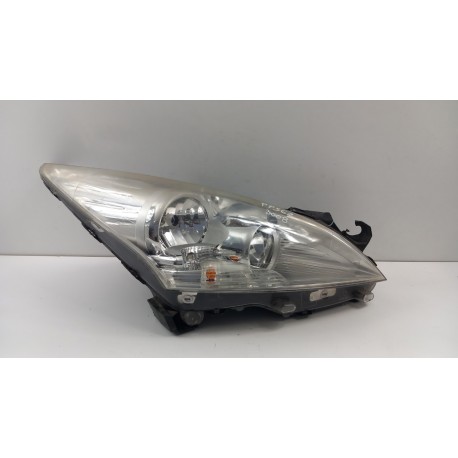 PEUGEOT 3008 I LAMPA PRZÓD PRAWA