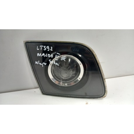 MAZDA 3 BK SEDAN LAMPA TYŁ LEWA W KLAPĘ