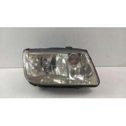 VW BORA LAMPA PRZÓD PRAWA