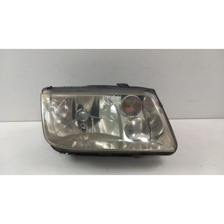 VW BORA LAMPA PRZÓD PRAWA