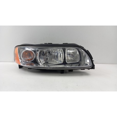 VOLVO V70 III LAMPA PRZÓD LEWA