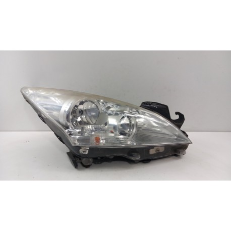 PEUGEOT 3008 I LAMPA PRZÓD PRAWA
