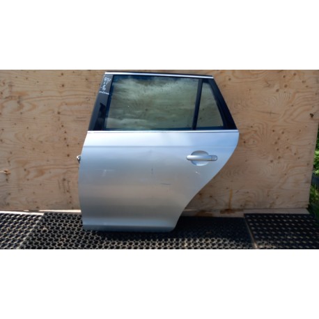 VW GOLF V KOMBI DRZWI TYŁ LEWY LA7W