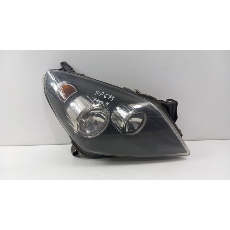 OPEL ASTRA H LAMPA PRZÓD PRAWA