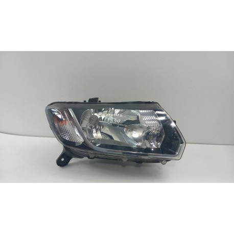 DACIA SANDERO II LAMPA PRZÓD PRAWA