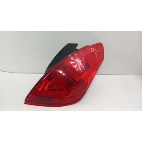 PEUGEOT 308 T7 HB LAMPA TYŁ PRAWA