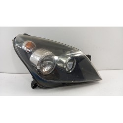 OPEL ASTRA H LAMPA PRZÓD PRAWA