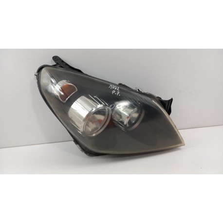 OPEL ASTRA H LAMPA PRZÓD PRAWA