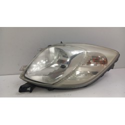 TOYOTA YARIS II LAMPA PRZÓD LEWA