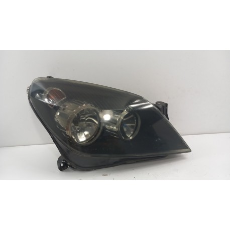 OPEL ASTRA H LAMPA PRZÓD PRAWA