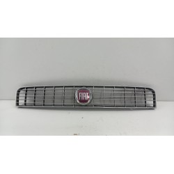 FIAT GRANDE PUNTO LIFT ATRAPA GRILL