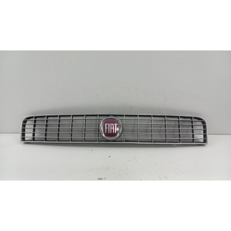 FIAT GRANDE PUNTO ATRAPA GRILL