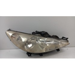 pEUGEOT 207 LAMPA PRZÓD PRAWA