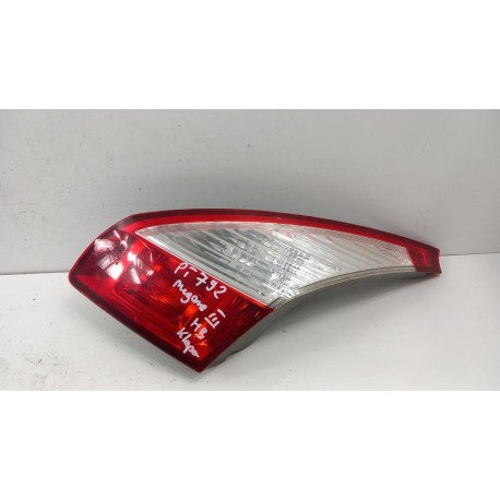 RENAULT MEGANE III HB LAMPA TYŁ PRAWA W KLAPĘ