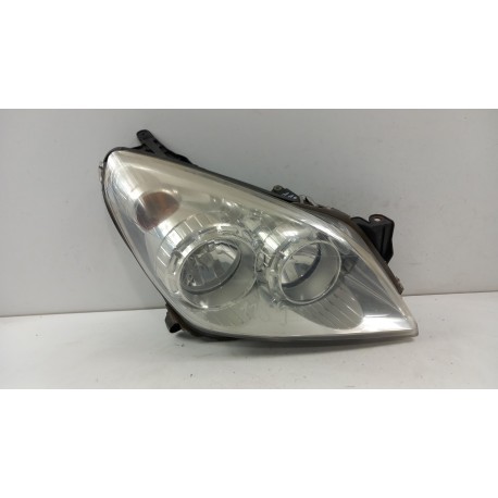 OPEL ASTRA H LIFT LAMPA PRZÓD PRAWA