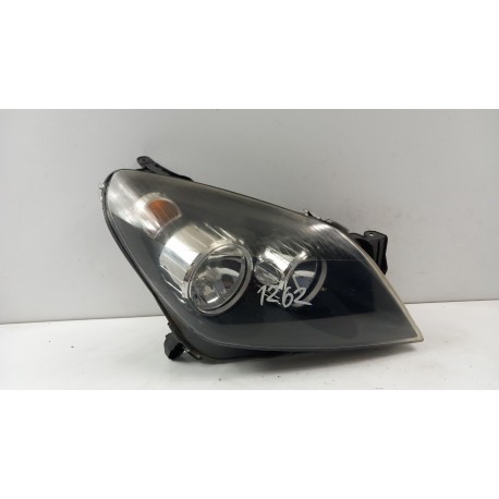 OPEL ASTRA H LAMPA PRZÓD PRAWA