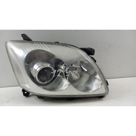 TOYOTA AVENSIS T25 LAMPA PRZÓD PRAWA SOCZEWKA