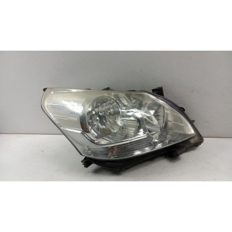 TOYOTA VERSO 09-13 LAMPA PRZÓD PRAWA