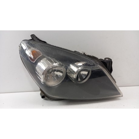 OPEL ASTRA H LAMPA PRZÓD PRAWA