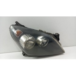 OPEL ASTRA H LAMPA PRZÓD PRAWA