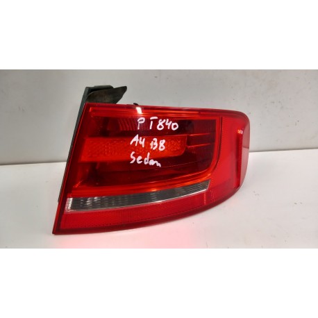 AUDI A4 B8 SEDAN LAMPA TYŁ PRAWA