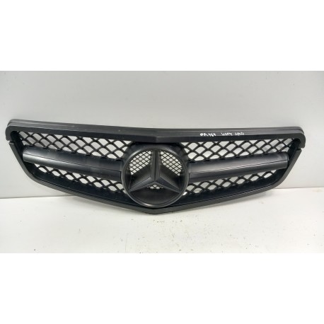 MERCEDES W204 ATRAPA GRILL AMG