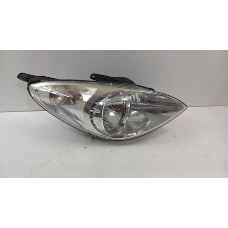 HYUNDAI I20 I LAMPA PRZÓD PRAWA