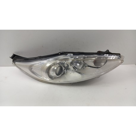 FORD FIESTA MK7 LAMPA PRZÓD PRAWA